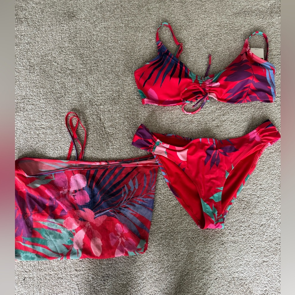NWT 3 piece bikini set